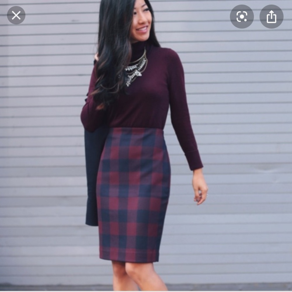 Ann Taylor wine and navy buffalo plaid skirt 0P